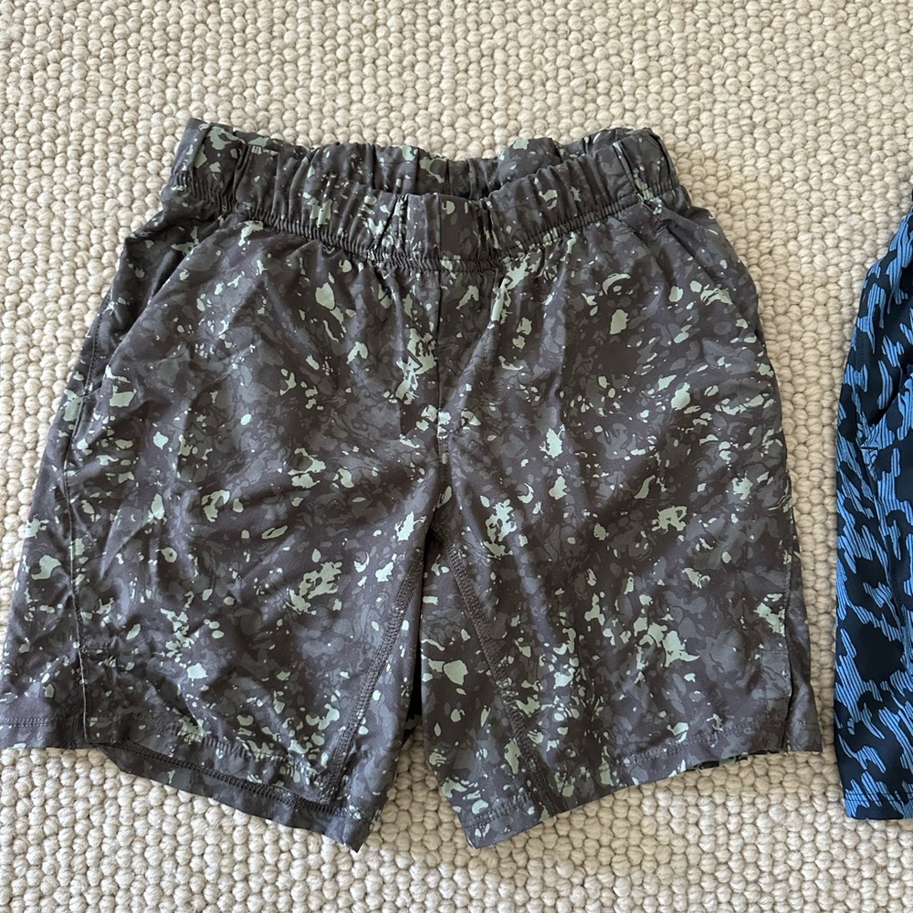 Boys Zella Camouflage Shorts in Gray and Blue Bundle. Excellent Condition! - Picture 2 of 11